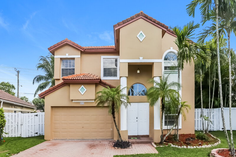 5,175/Mo, 1011 NW 184th Ter Pembroke Pines, FL 33029 External View