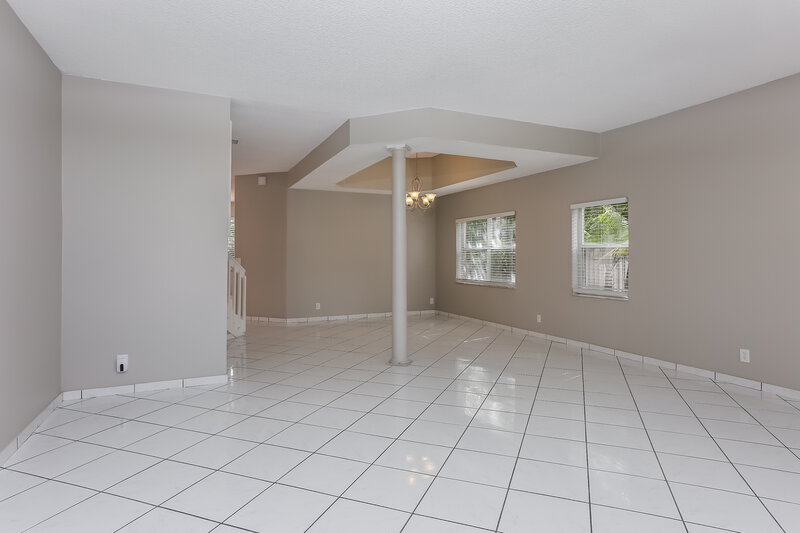 5,175/Mo, 1011 NW 184th Ter Pembroke Pines, FL 33029 Living Room View