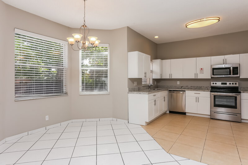 5,175/Mo, 1011 NW 184th Ter Pembroke Pines, FL 33029 Kitchen View 2