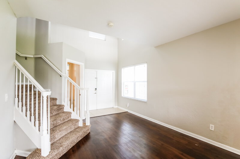 2,870/Mo, 121 Country Club Dr Royal Palm Beach, FL 33411 Living Room View 2