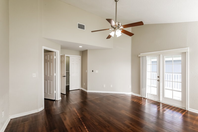 2,870/Mo, 121 Country Club Dr Royal Palm Beach, FL 33411 Main Bedroom View