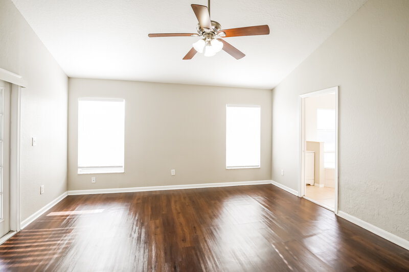 2,870/Mo, 121 Country Club Dr Royal Palm Beach, FL 33411 Main Bedroom View 2