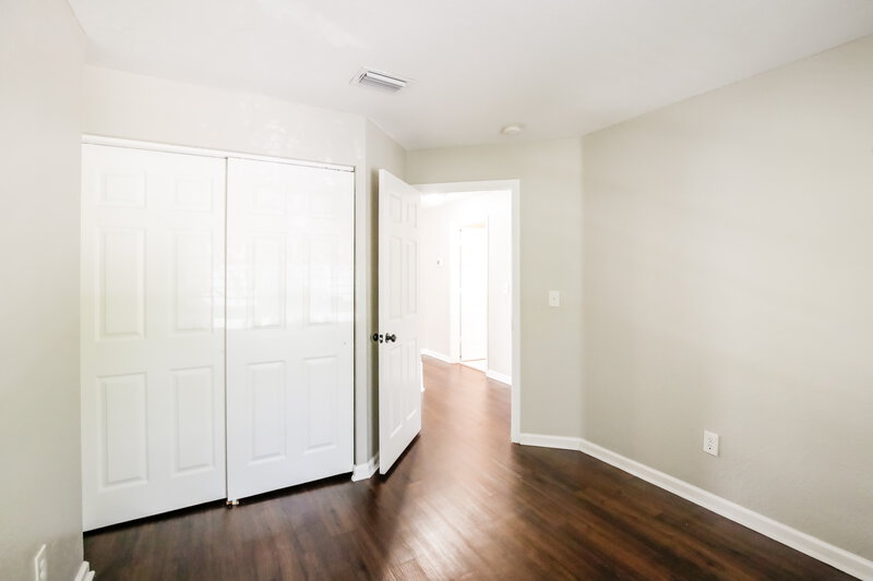 2,870/Mo, 121 Country Club Dr Royal Palm Beach, FL 33411 Bedroom View 2