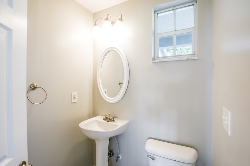 2,870/Mo, 121 Country Club Dr Royal Palm Beach, FL 33411 Bathroom View