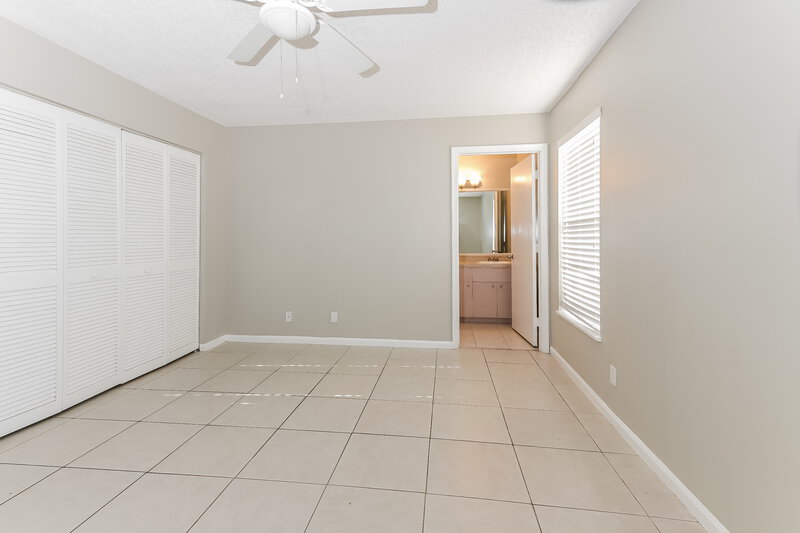 2,585/Mo, 1412 Waterway Cove Dr Wellington, FL 33414 Main Bedroom View