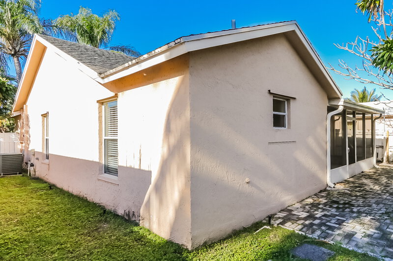 2,585/Mo, 1412 Waterway Cove Dr Wellington, FL 33414 Rear View