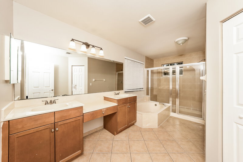 3,395/Mo, 1603 Briar Oak Dr Royal Palm Beach, FL 33411 Main Bathroom View