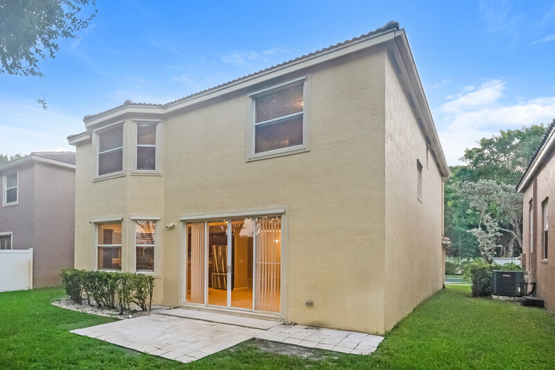 3,395/Mo, 1603 Briar Oak Dr Royal Palm Beach, FL 33411 Rear View