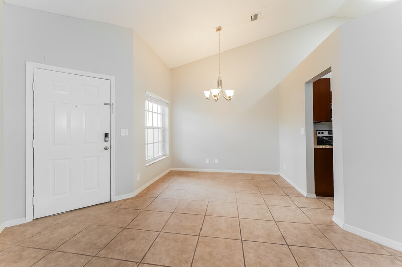 2,990/Mo, 180 Heatherwood Dr Royal Palm Beach, FL 33411 Living Room View 2