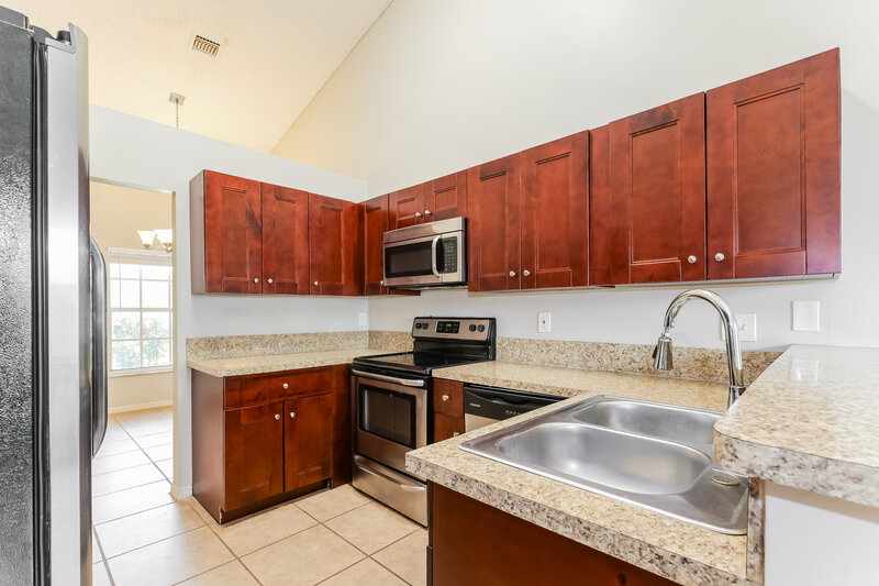 2,990/Mo, 180 Heatherwood Dr Royal Palm Beach, FL 33411 Kitchen View