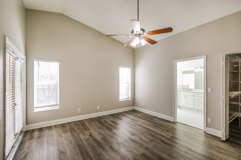 3,950/Mo, 18200 SW 6th St Pembroke Pines, FL 33029 Main Bedroom View 2