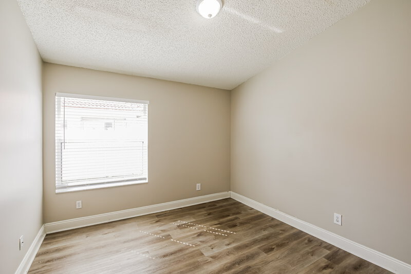 3,950/Mo, 18200 SW 6th St Pembroke Pines, FL 33029 Bedroom View