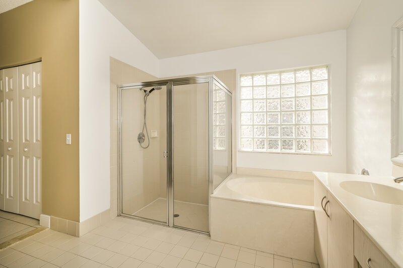 3,395/Mo, 2922 SW 174th Ave Miramar, FL 33029 Main Bathroom View