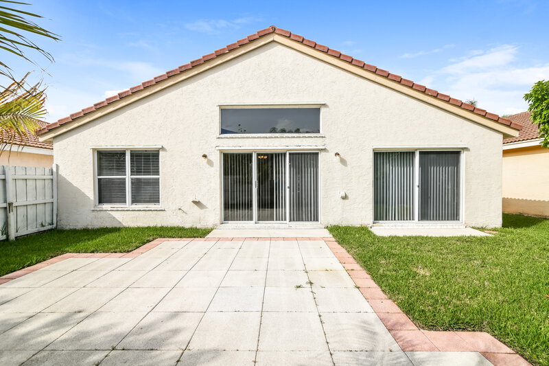 3,395/Mo, 2922 SW 174th Ave Miramar, FL 33029 Rear View