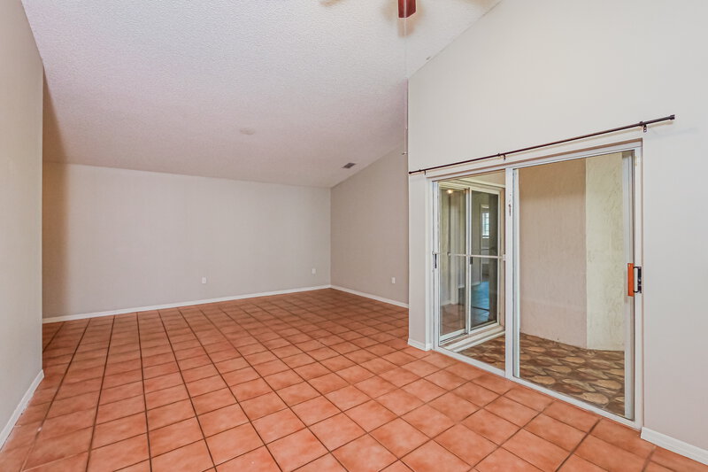 3,315/Mo, 3370 NW 78th Ave Margate, FL 33063 Living Room View 2