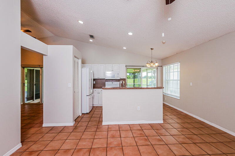 3,315/Mo, 3370 NW 78th Ave Margate, FL 33063 Family Room View 3