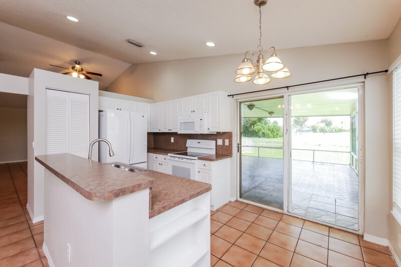 3,315/Mo, 3370 NW 78th Ave Margate, FL 33063 Kitchen View