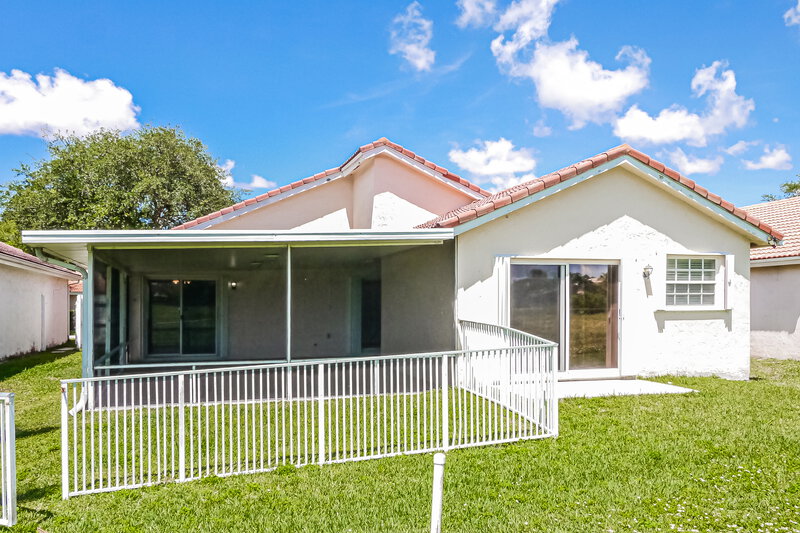 3,315/Mo, 3370 NW 78th Ave Margate, FL 33063 Rear View