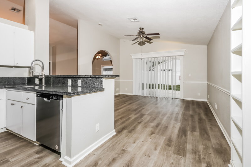 3,400/Mo, 4075 Sabal Lakes Rd Delray Beach, FL 33445 Kitchen View 2