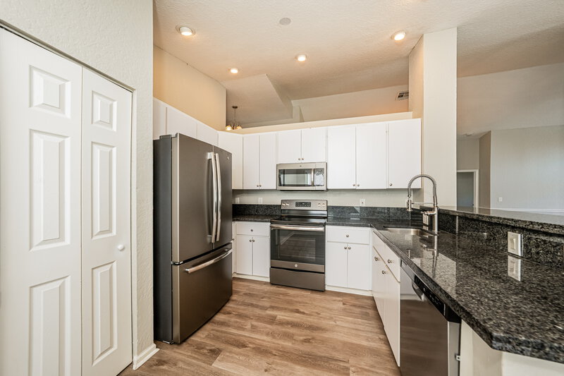 3,535/Mo, 4075 Sabal Lakes Rd Delray Beach, FL 33445 Kitchen View 2