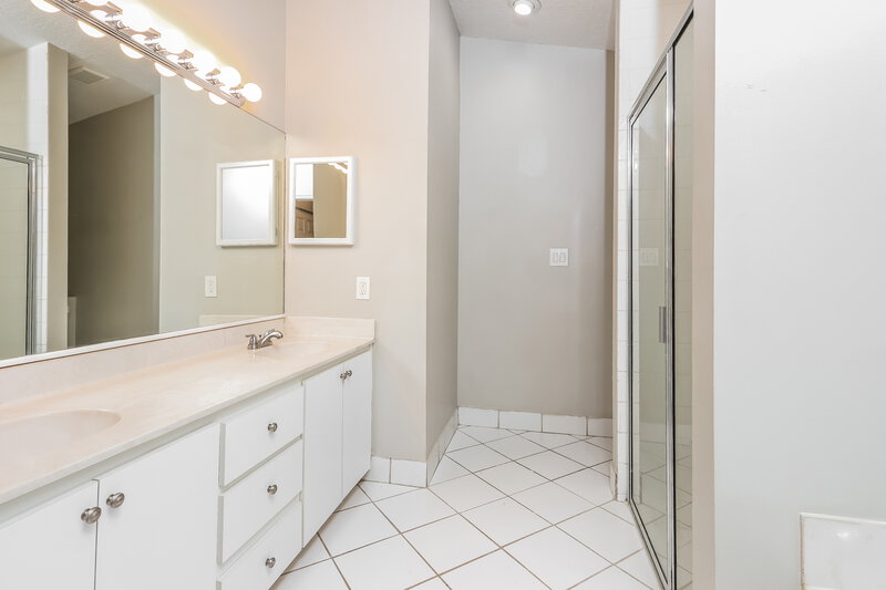 3,400/Mo, 4075 Sabal Lakes Rd Delray Beach, FL 33445 Main Bathroom View 2