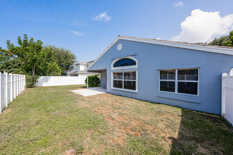 3,535/Mo, 4075 Sabal Lakes Rd Delray Beach, FL 33445 Rear View