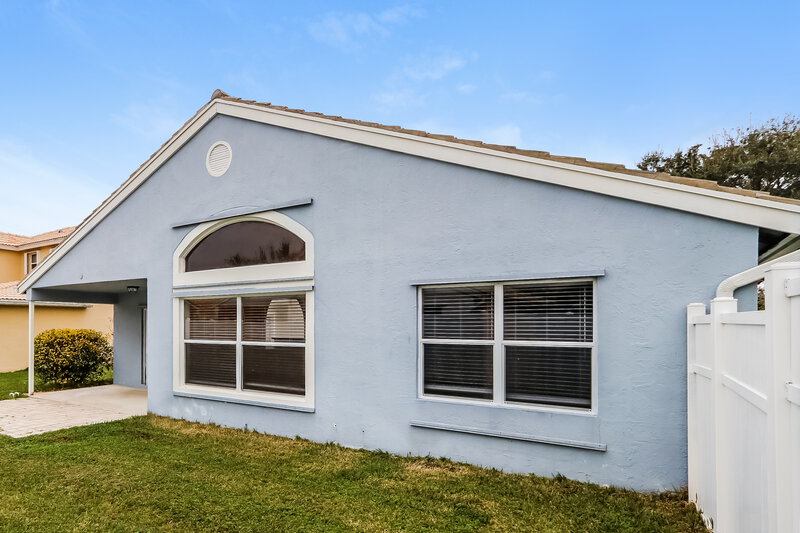 3,400/Mo, 4075 Sabal Lakes Rd Delray Beach, FL 33445 Rear View 2
