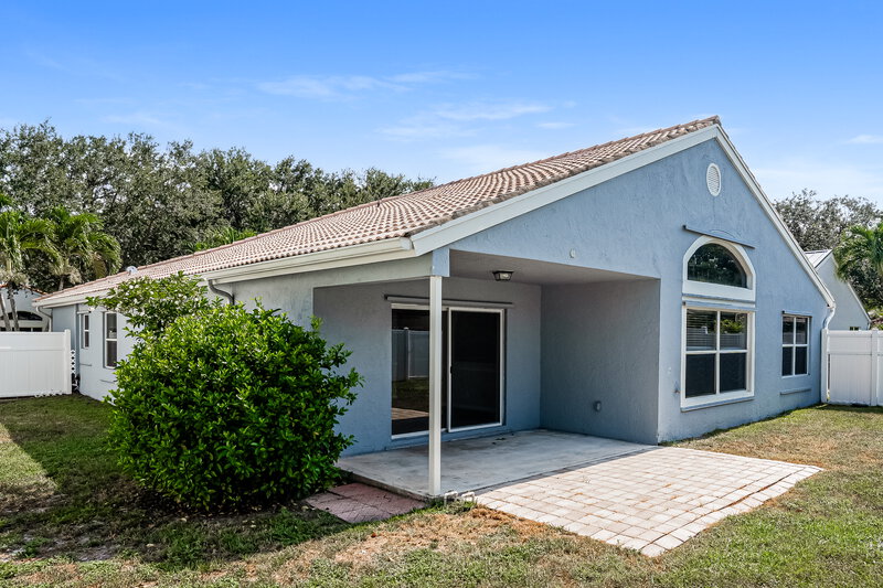 3,535/Mo, 4075 Sabal Lakes Rd Delray Beach, FL 33445 Rear View 2