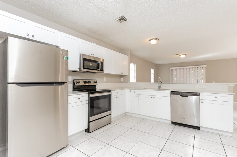 3,910/Mo, 4124 Pine Hollow Cir Greenacres, FL 33463 Kitchen View