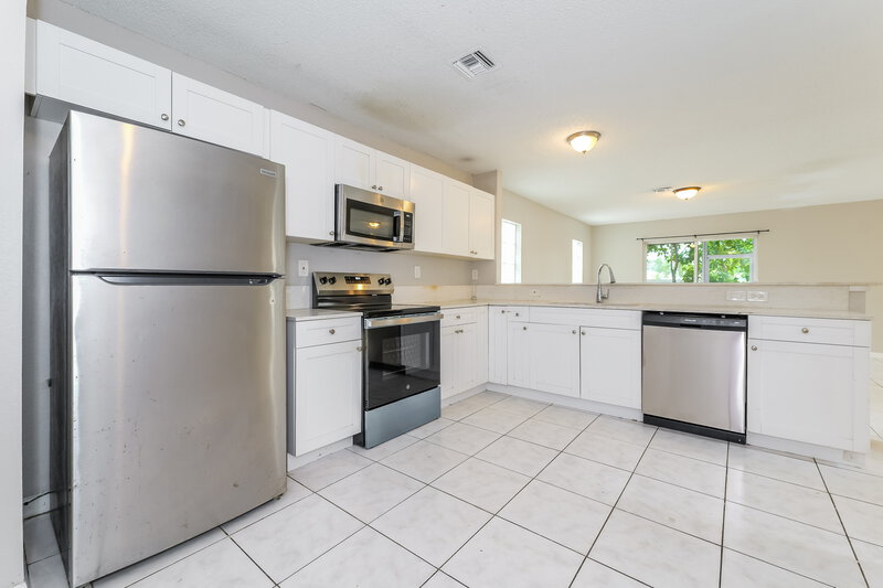 3,530/Mo, 4124 Pine Hollow Cir Greenacres, FL 33463 Kitchen View