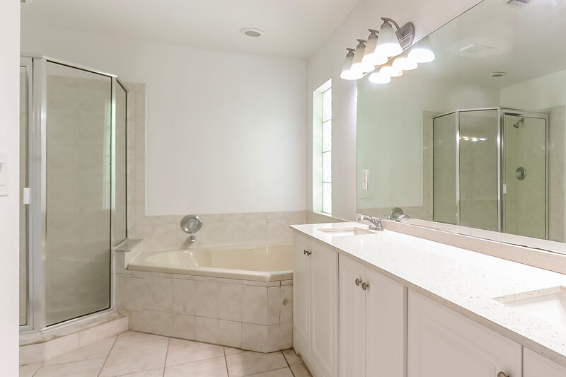 3,910/Mo, 4124 Pine Hollow Cir Greenacres, FL 33463 Main Bathroom View 2
