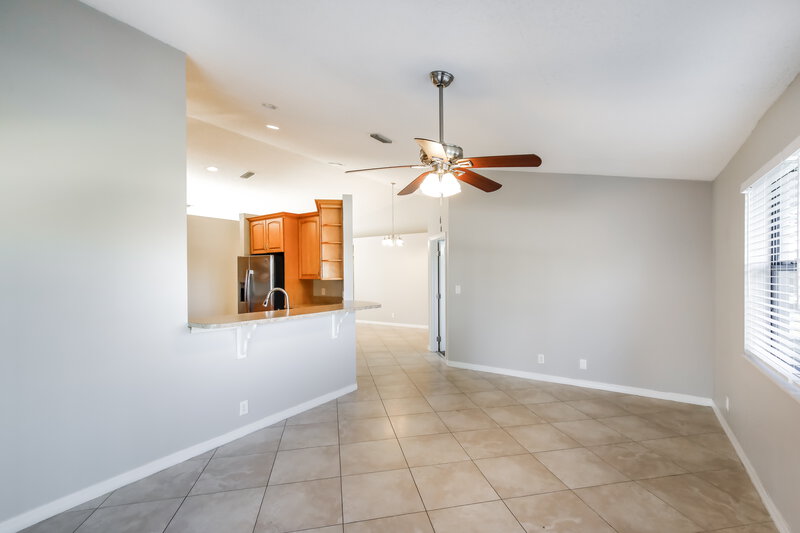 4,035/Mo, 487 SW 169th Ter Weston, FL 33326 Family Room View 2