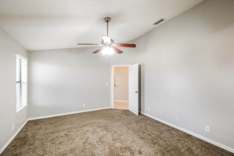4,035/Mo, 487 SW 169th Ter Weston, FL 33326 Main Bedroom View 2