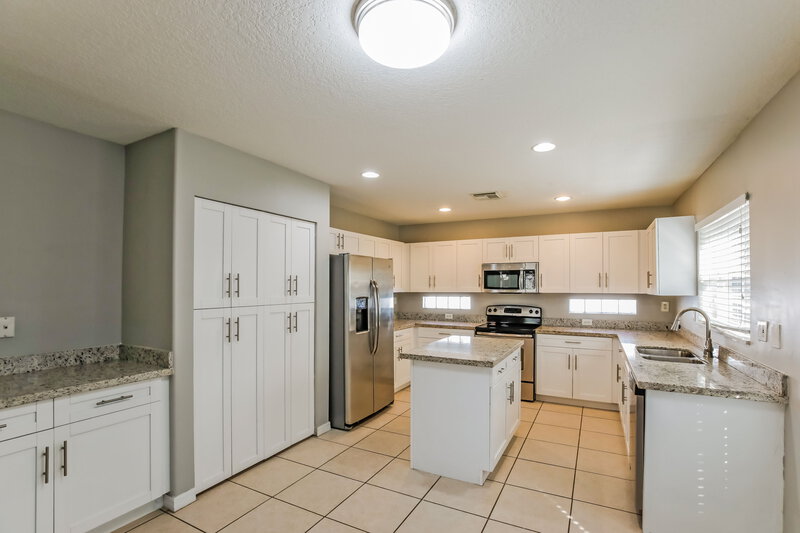5,120/Mo, 5141 NW 122nd Ave Coral Springs, FL 33076 Kitchen View