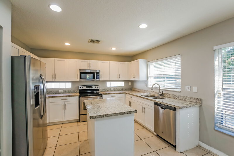 5,120/Mo, 5141 NW 122nd Ave Coral Springs, FL 33076 Kitchen View 2
