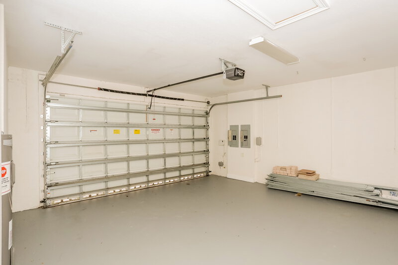 8,060/Mo, 5378 SW 183rd Ave Miramar, FL 33029 Garage View