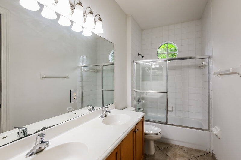 5,520/Mo, 5378 SW 183rd Ave Miramar, FL 33029 Bathroom View