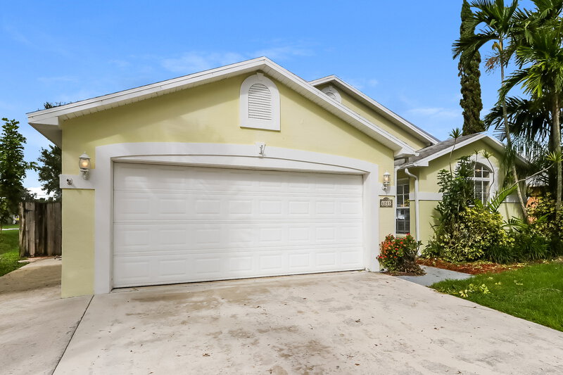 3,800/Mo, 6285 Lauderdale St Jupiter, FL 33458 External View