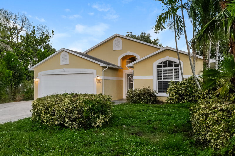 3,630/Mo, 6285 Lauderdale St Jupiter, FL 33458 Front View