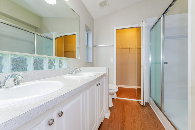 3,630/Mo, 6285 Lauderdale St Jupiter, FL 33458 Main Bathroom View