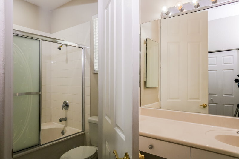 2,485/Mo, 20743 SW 91st Ct Cutler Bay, FL 33189 Main Bathroom View