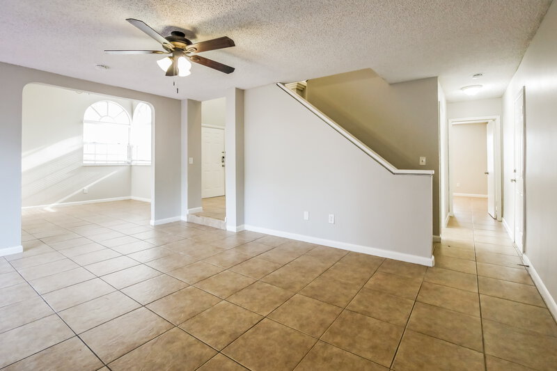 3,445/Mo, 11283 SW 159th Pl Miami, FL 33196 Sitting Room View