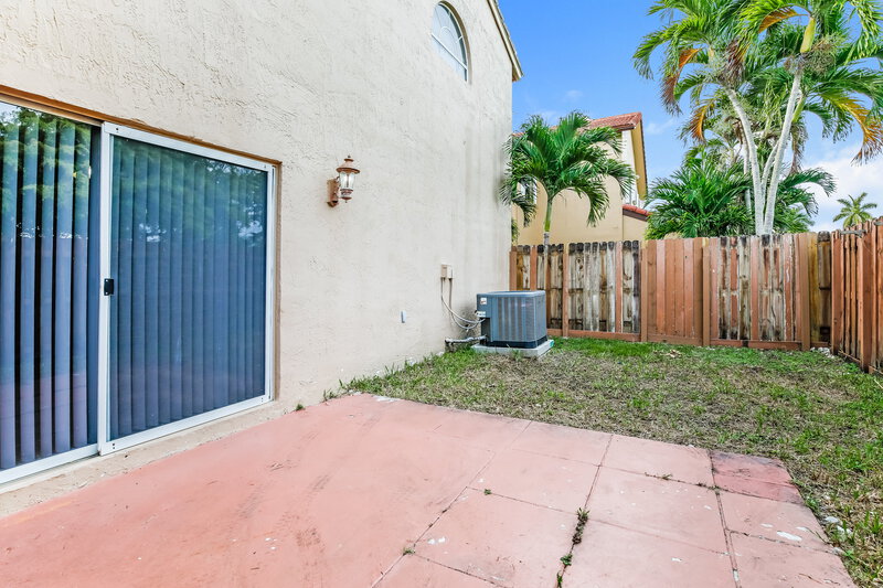 3,445/Mo, 11283 SW 159th Pl Miami, FL 33196 Rear View