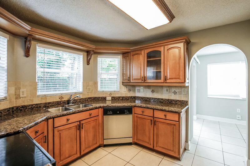 3,435/Mo, 424 Lakeside Cir Sunrise, FL 33326 Kitchen View