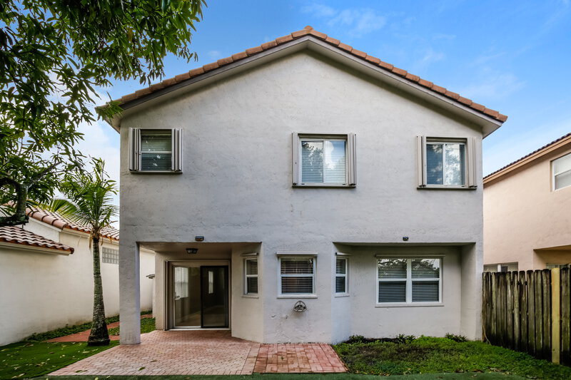 3,435/Mo, 424 Lakeside Cir Sunrise, FL 33326 Rear View