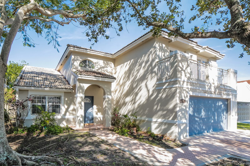3,330/Mo, 16051 SW 73rd St Miami, FL 33193 Front View