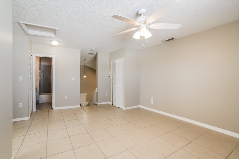 3,330/Mo, 16051 SW 73rd St Miami, FL 33193 Loft View