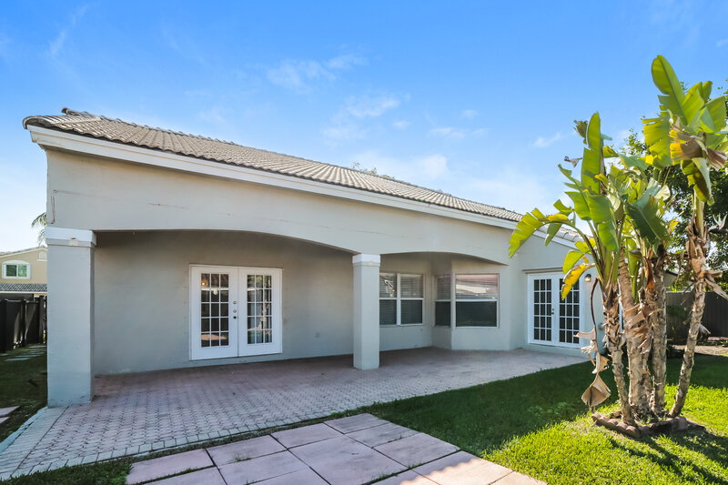 3,330/Mo, 16051 SW 73rd St Miami, FL 33193 Rear View