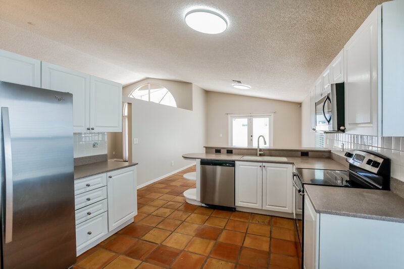 3,350/Mo, 18244 NW 21st St Pembroke Pines, FL 33029 Kitchen View 2