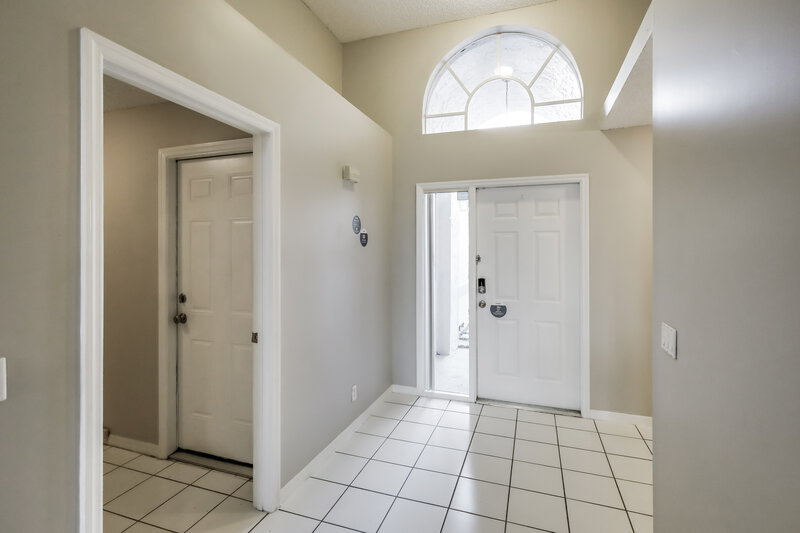 3,325/Mo, 214 NW 117th Way Coral Springs, FL 33071 Living Room View